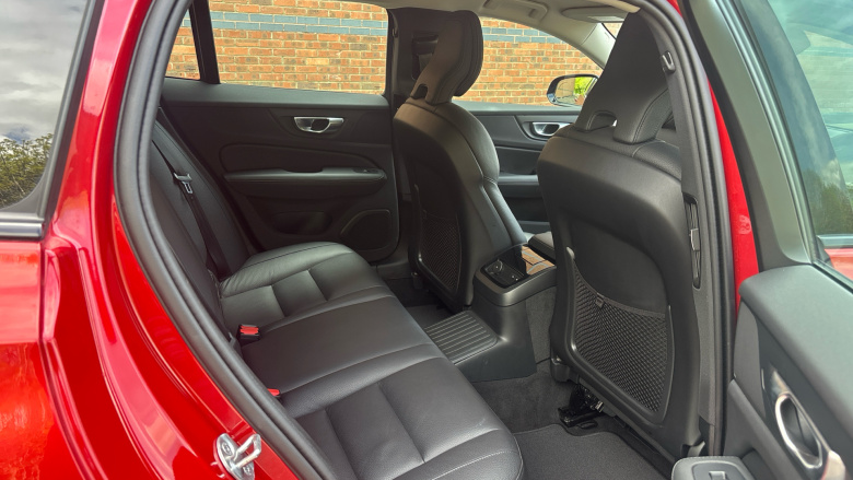 Volvo V60 2.0 T6 [350] PHEV Plus Dark 5dr AWD Auto Estate